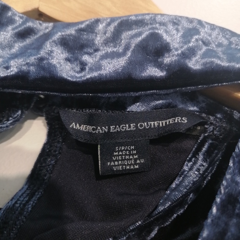 AE Crushed Velvet Cold Shoulder Navy Blue Top NWOT - Picture 5 of 8